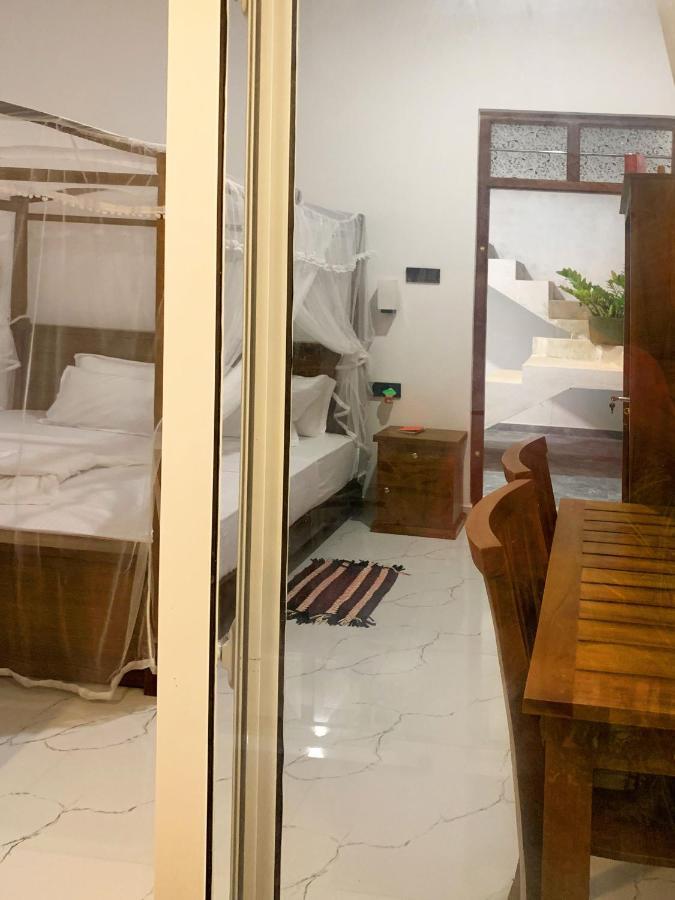 Golden Wave Hotel Ahangama Buitenkant foto
