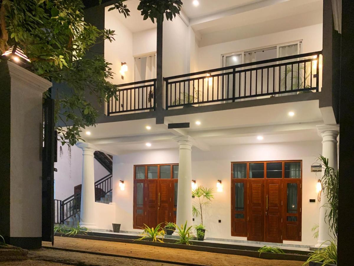 Golden Wave Hotel Ahangama Buitenkant foto